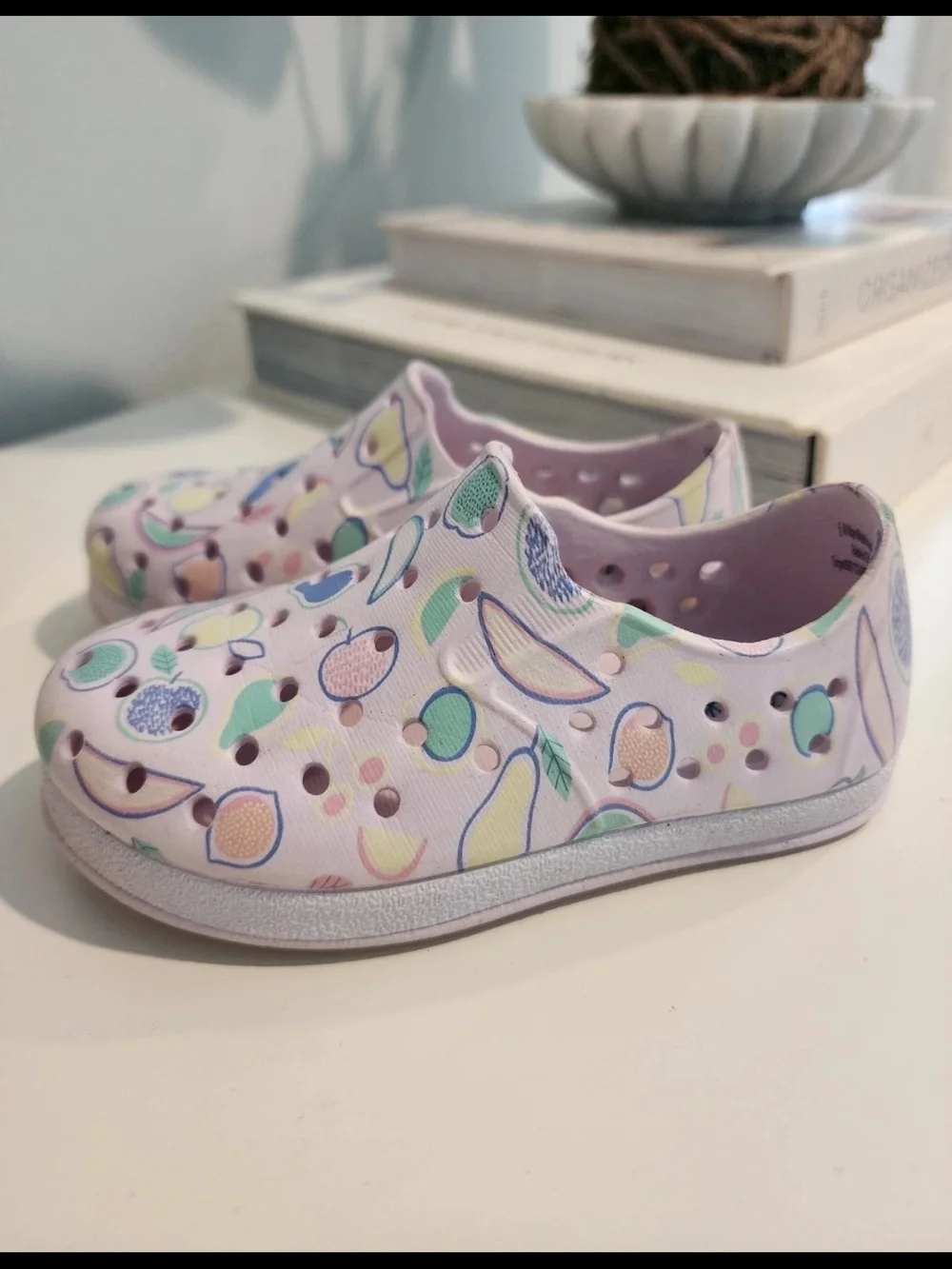 Cat & Jack Kids Summer Beach & Pool Shoes – Size 6